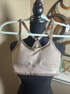 New Balance Women's Taupe Seamless Strappy Sports Bra